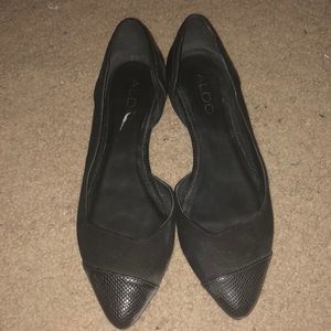 Brand new never worn Aldo flats size 8